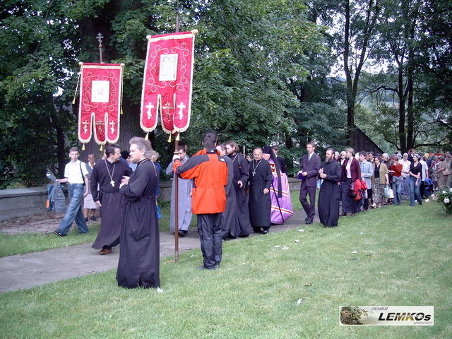 2004 44
