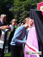 2004 49